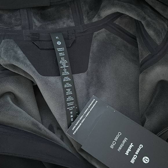 Lululemon Jacket - Picture 8 of 9